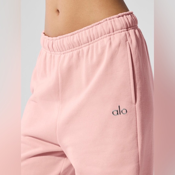 NWT Alo Yoga Accolade Sweatpant - Pink Quartz M - Picture 2 of 6